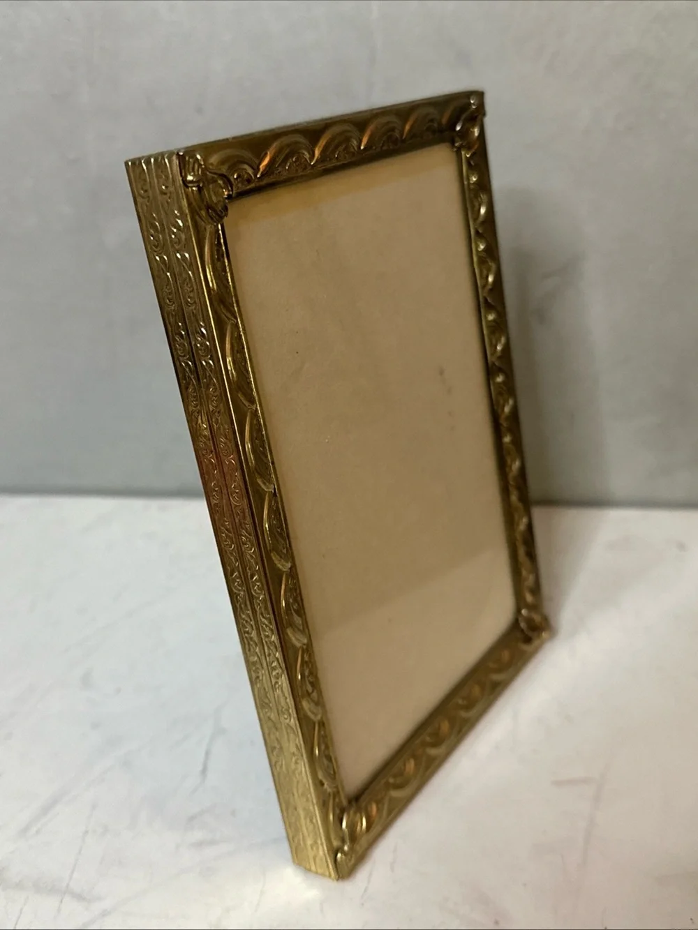 VINTAGE ORNATE GOLD METAL NEO CLASSICAL PICTURE FRAME FITS 5X7 CAB7